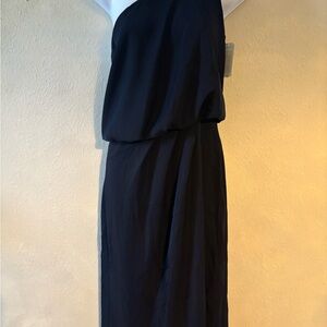 Amylyn Elegant Navy One-Shoulder Dress‎